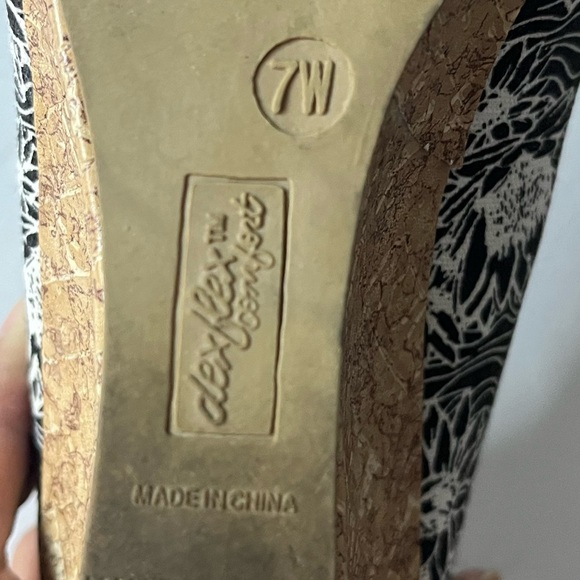 DexFlex Comfort Women’s Black & White Floral Cork Wedge Heels, Size 7 W - Picture 3 of 11